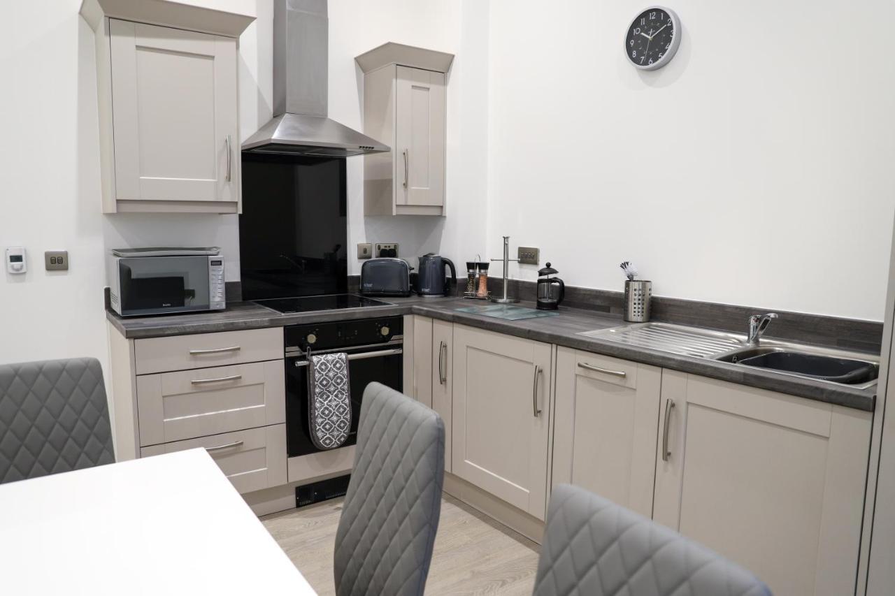 16 Queen Avenue City Centre Serviced Apartment W Free Parking Liverpool Exterior foto